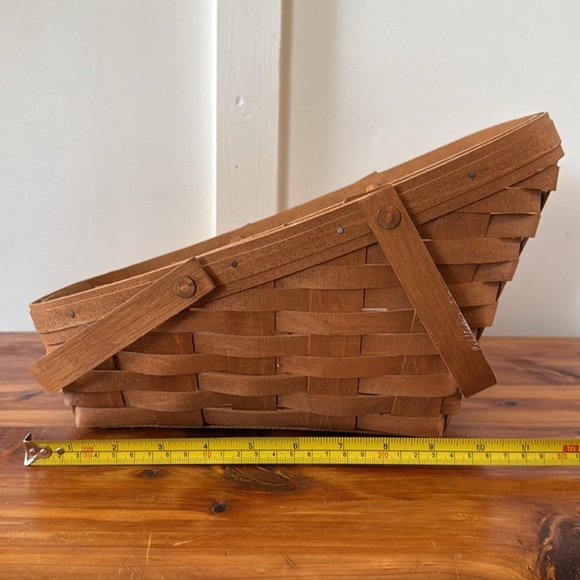 Vintage 1988 Longaberger Medium Vegetable Basket w/ Swing Handles - Picture 7 of 7